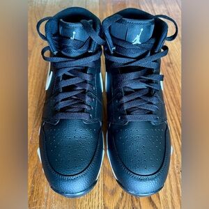 Nike Jordan 1 Mid- Multisport Youth Cleats (6Y)